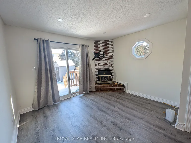44 Winchester Dr — Photo 13