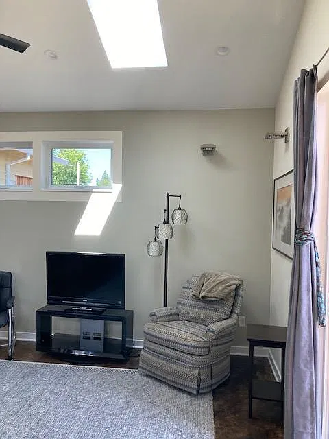 2 bed, 823 sqft, $2,400 — Photo 4