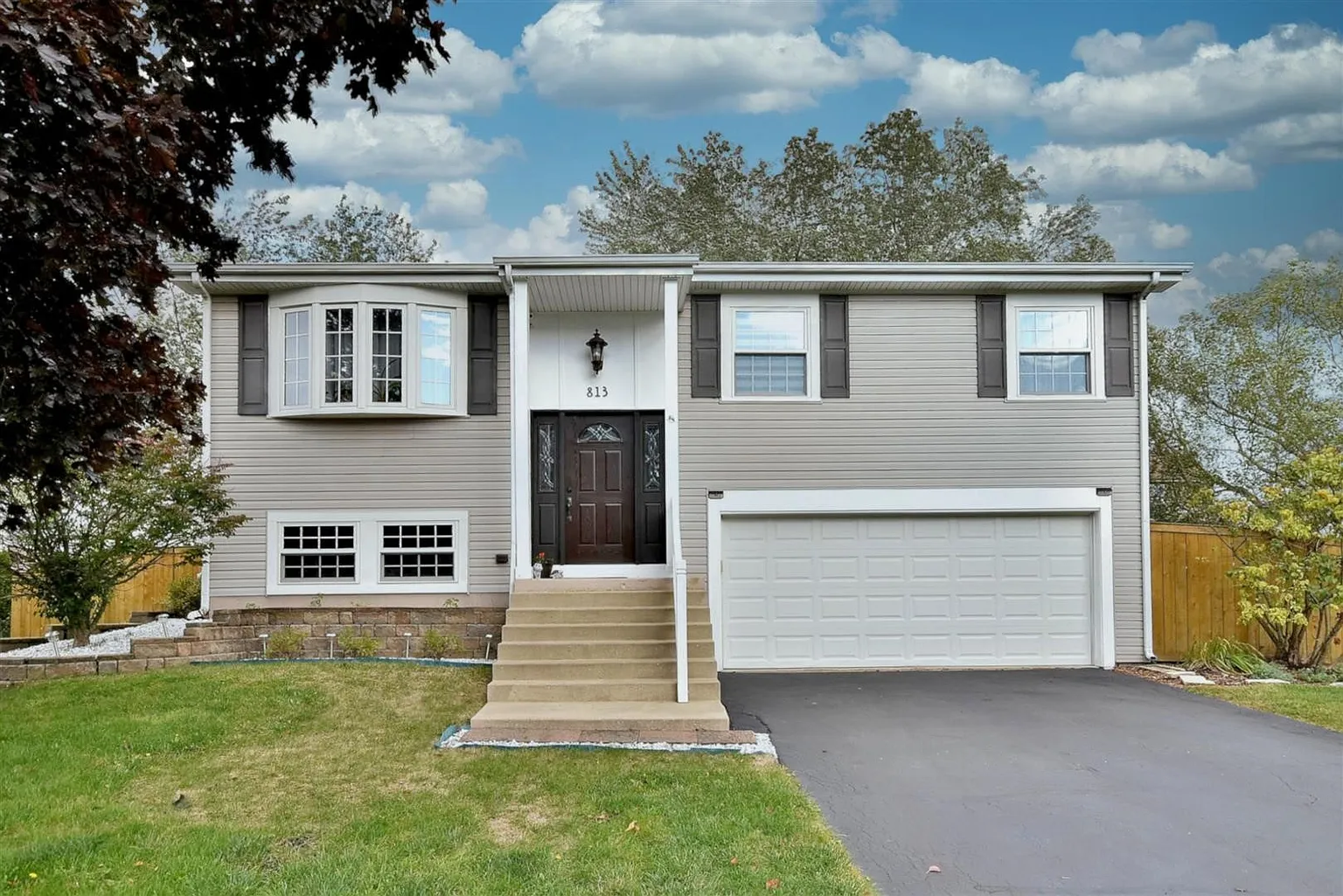 813 Prairie Ave photo 1