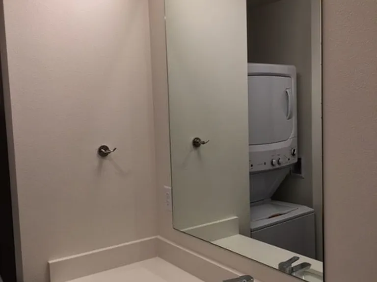 Ferry Street Manor — Photo 12
