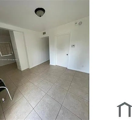 2801 Mayo St — Photo 3