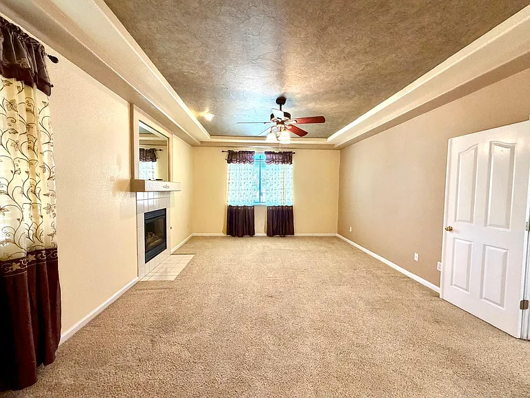 497 Williams St — Photo 35