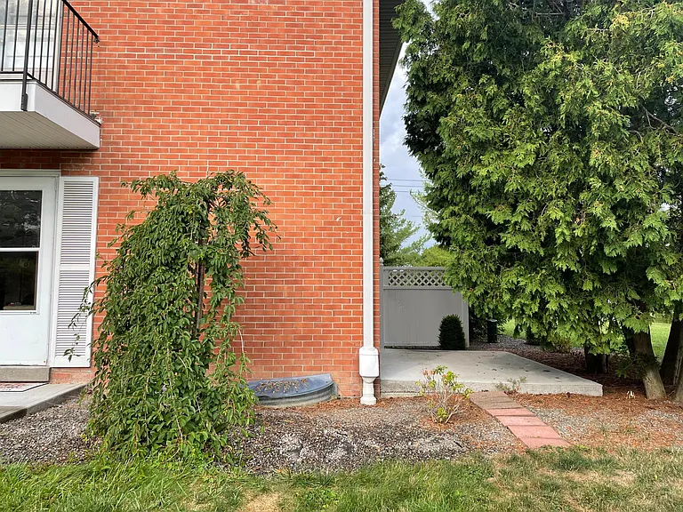 2250 N Triphammer Rd #T7D — Photo 26
