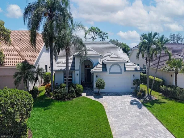 24841 Bay Cedar DR, BONITA SPRINGS, FL 34134
