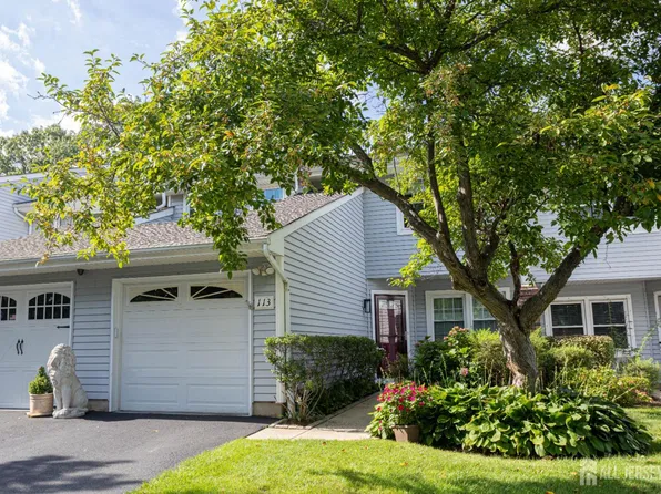 113 Woodmere Dr, Parlin, NJ 08859