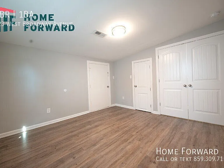 223 W Broadway Ave — Photo 16