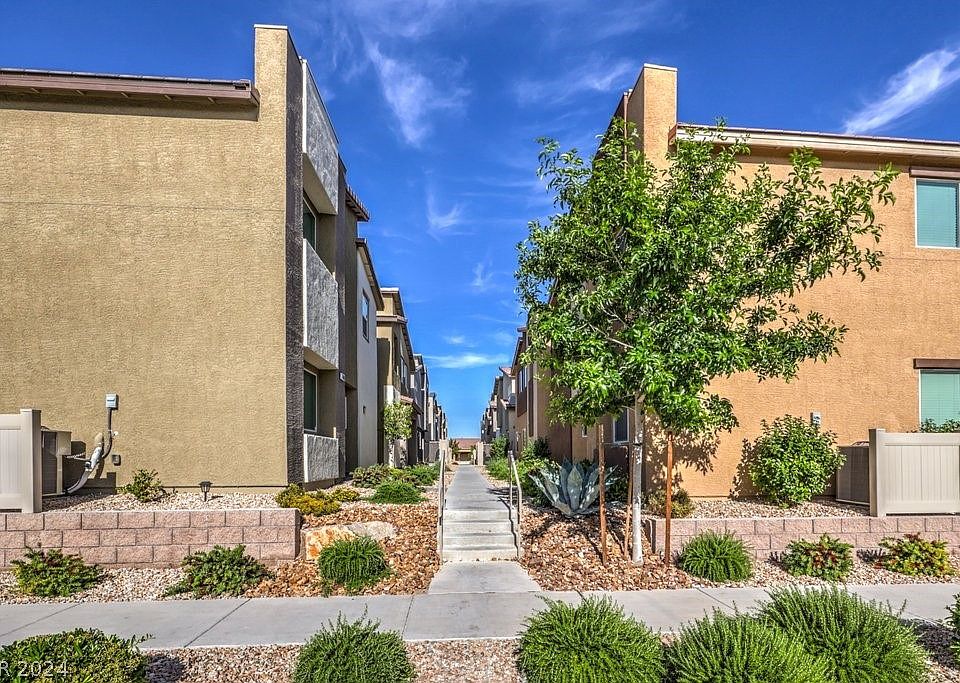 1st image of 7468 Moonglade St