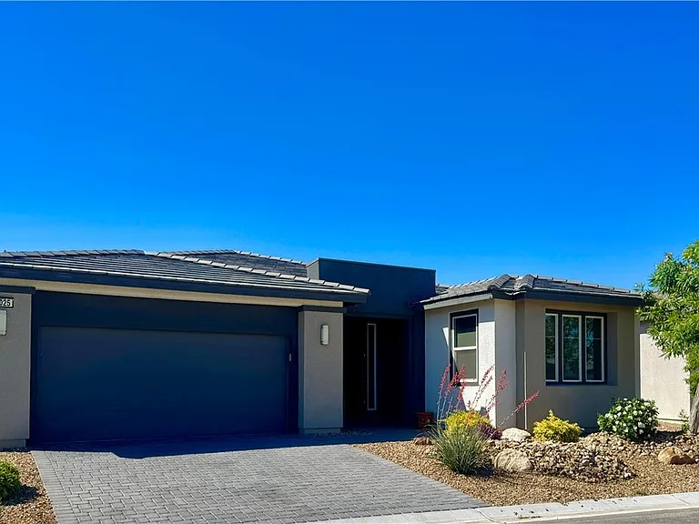5025 E Beacon Ridge Dr — Photo 2