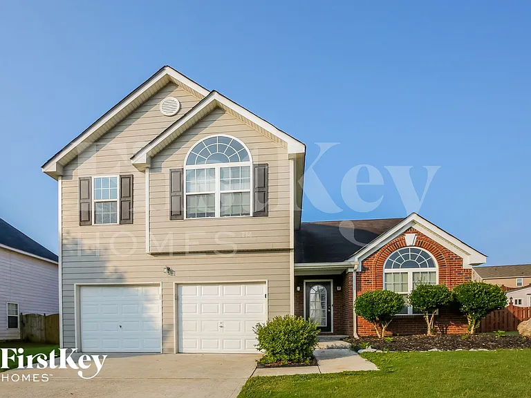 140 Pendergrass Farms Cir — Photo 1