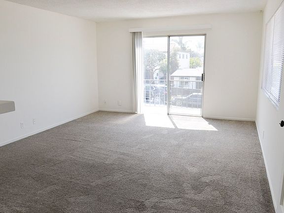 5th image of 118 Avenida Del Poniente APT A