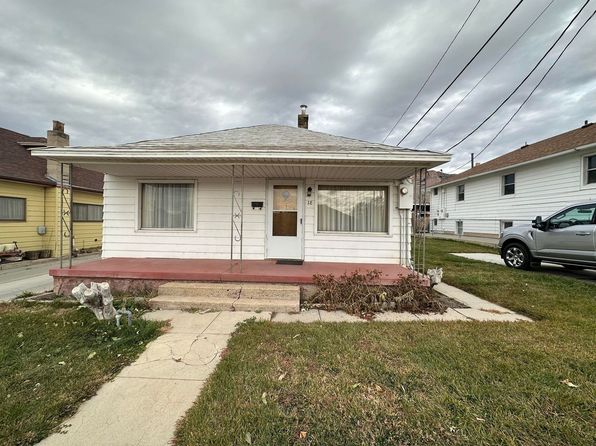 18 Maple St