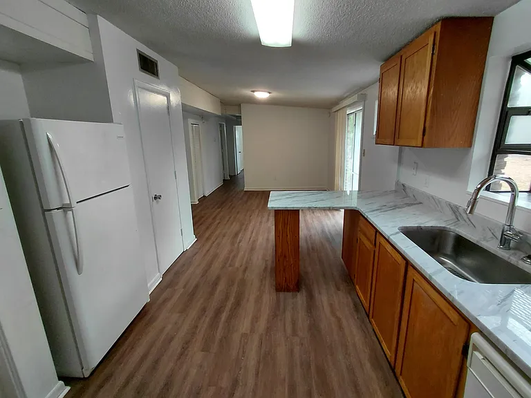 2412 Almond Dr — Photo 8
