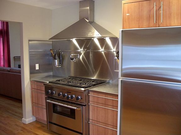 Kitchen with lots of upgrades