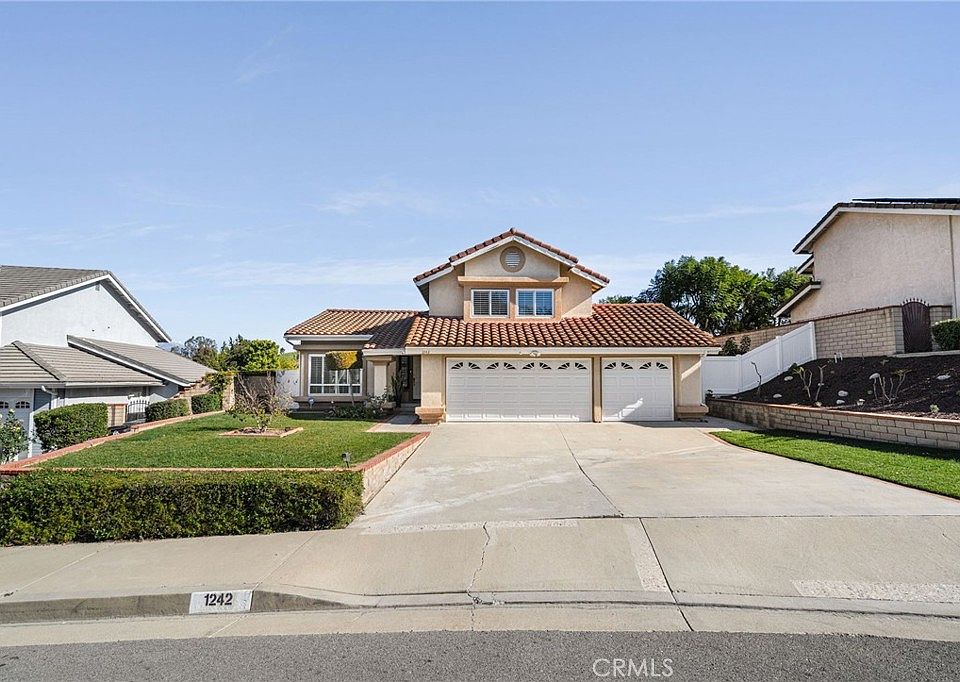 1st image of 1242 Deerfield Pl