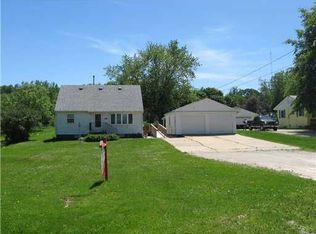 3911 F Ave NW, Cedar Rapids, IA 52405