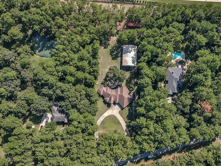 40102 Country Forest Dr — Photo 38