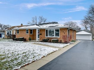 132 N Rohlwing Rd, Palatine, IL 60074