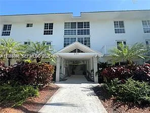 290 Sunrise Dr #301