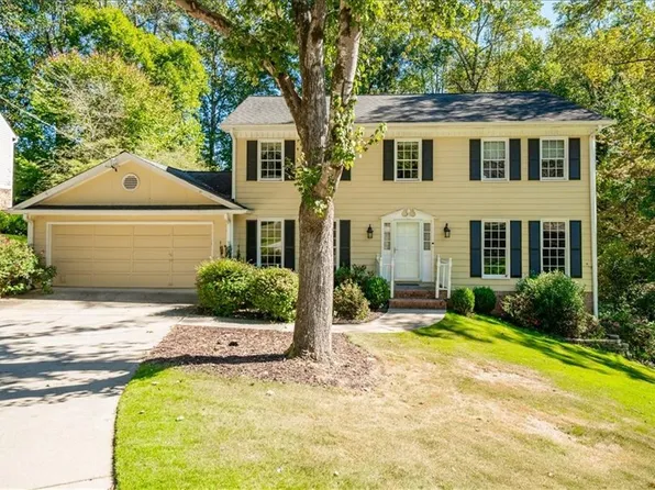 5177 Riverhill Rd NE, Marietta, GA 30068