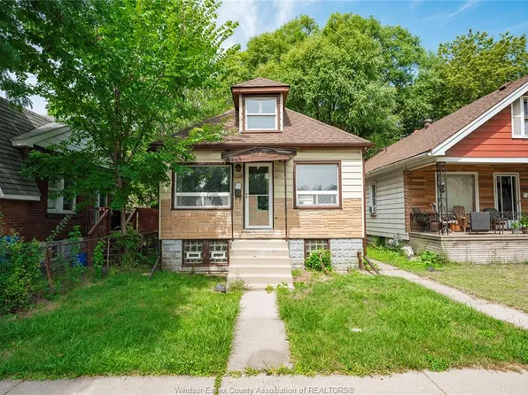 3668 King St, Windsor, ON N9C 1P5