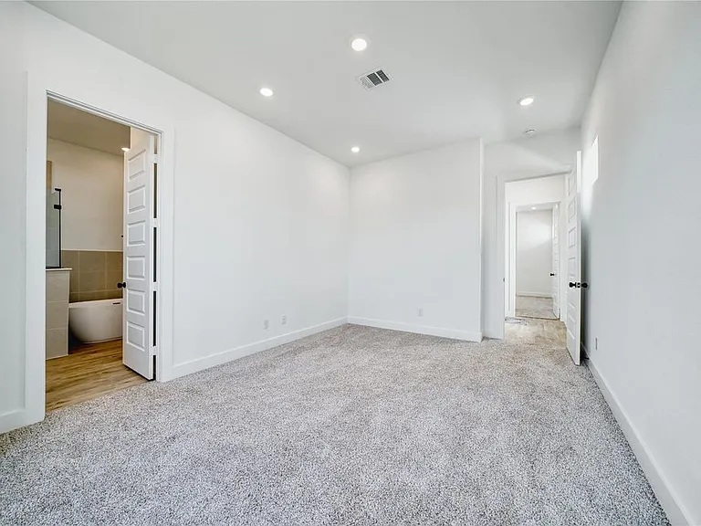 8107 Calhoun Rd — Photo 10