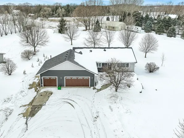 9045 Canby Ct, Northfield, MN 55057