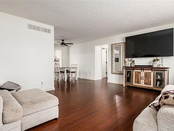 5th image of 5070 Northcrest Dr