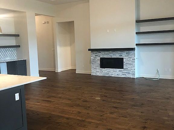 4th image of 112 Nagle Ct