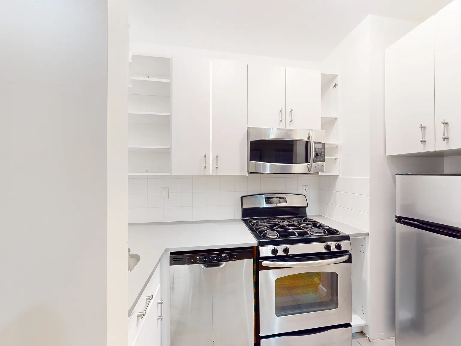 230 West 113th Street — Photo 3