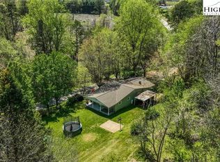 104 Fairmont Dr, Wilkesboro, NC 28697