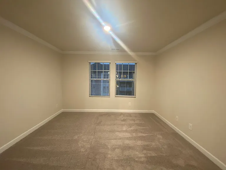 3762 Memorial Pkwy — Photo 27
