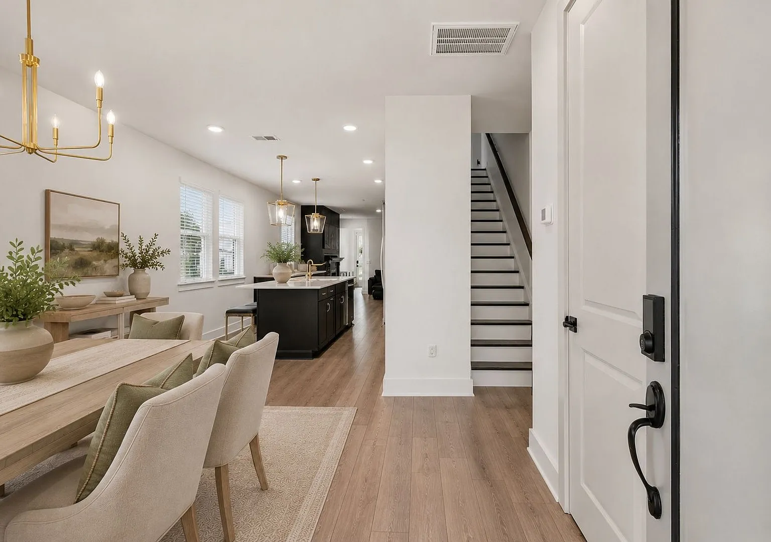 Beautiful 4 Bedroom Home in Franklin's Poplar Farms Community — Photo 2