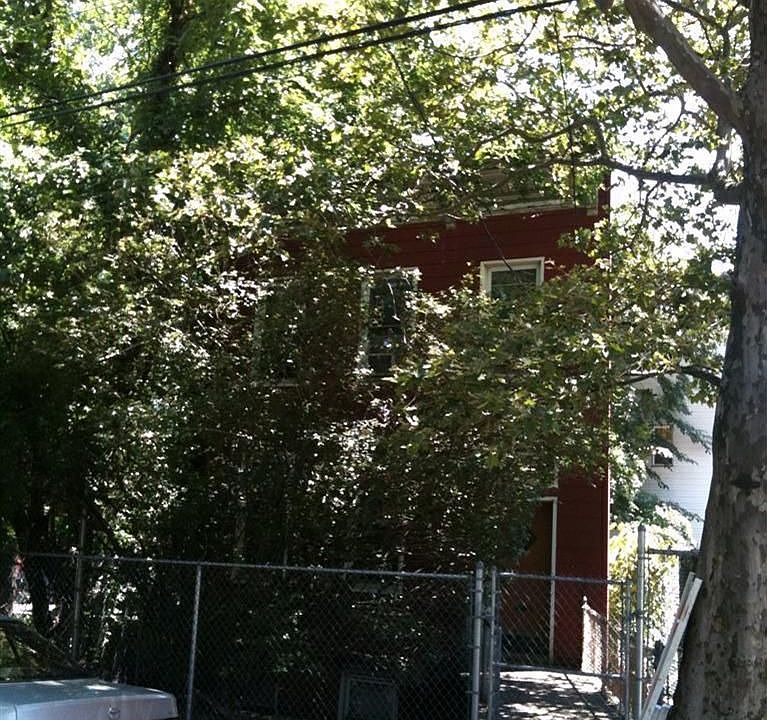 2nd image of 1186 Union Ave