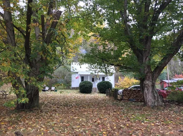 564 Gazebo St, Damascus, VA 24236