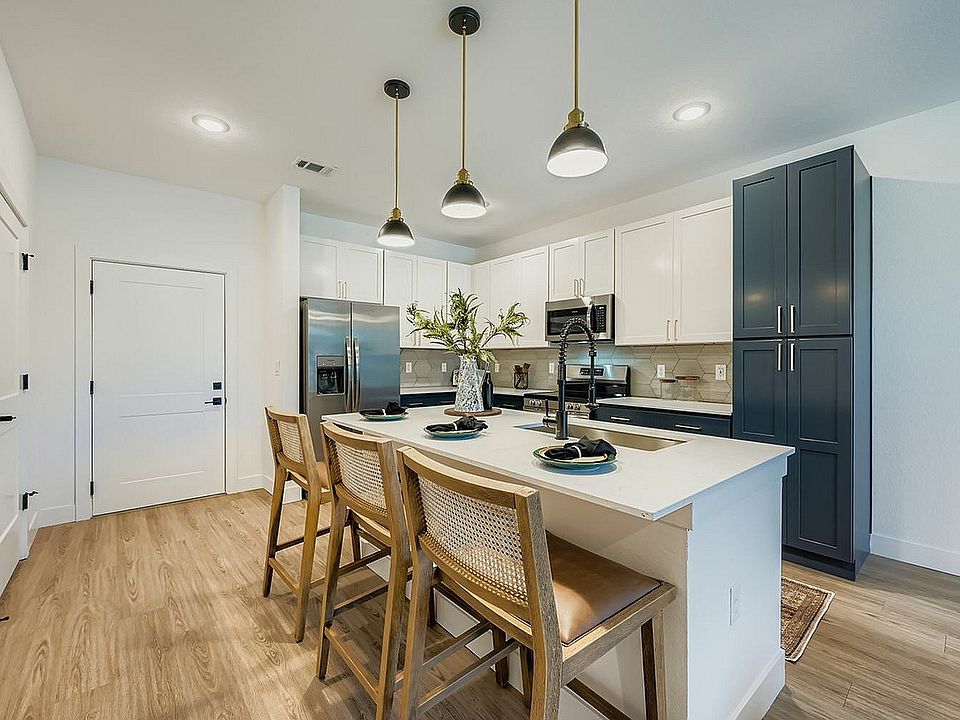 Kitchen | Ara Townhomes & Flats