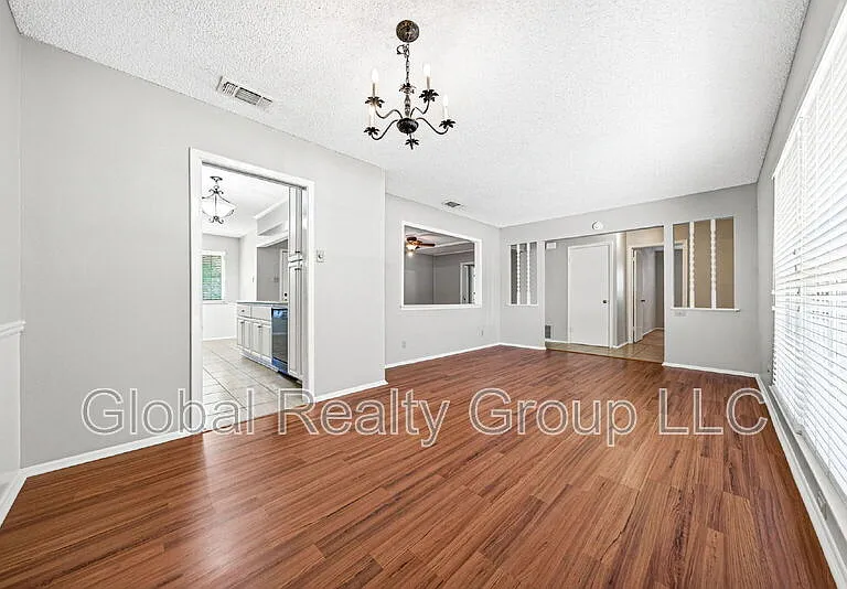 412 Cordoba Dr — Photo 11
