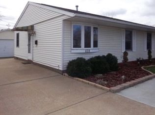 628 6th Ave E, Milan, IL 61264