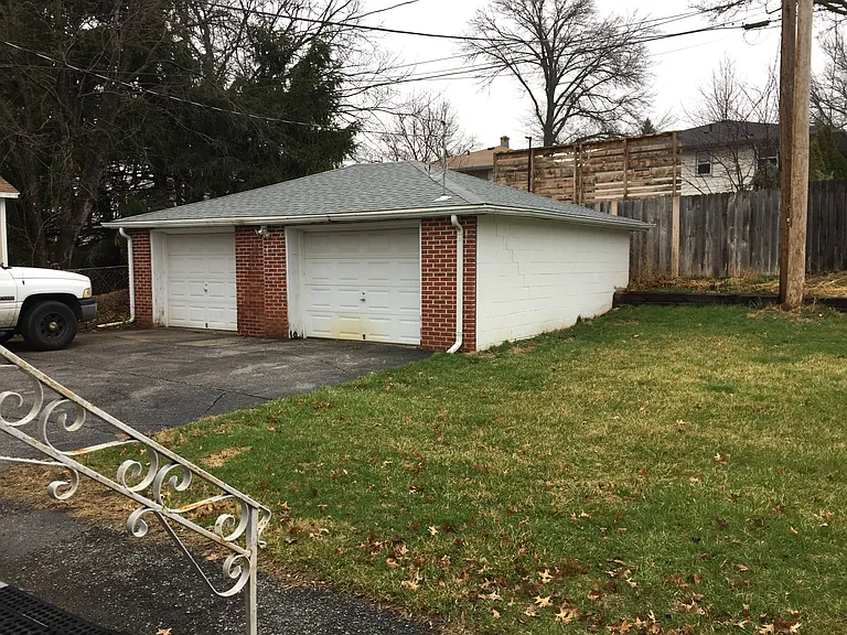 6124 Western Ave — Photo 5