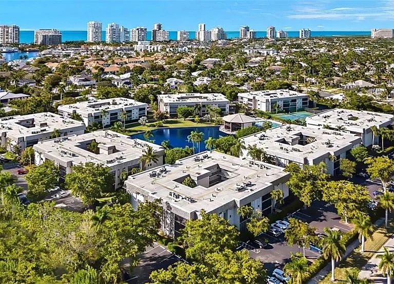 788 Park Shore Dr #D20 — Photo 36