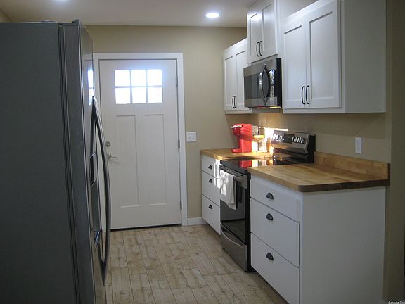 2nd image of 1405 Oak Grove Ave