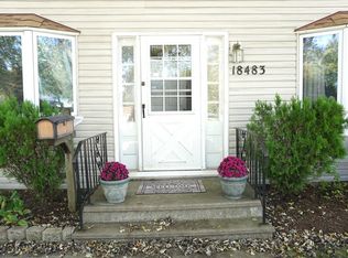 18483 W Geier Rd, Gurnee, IL 60031