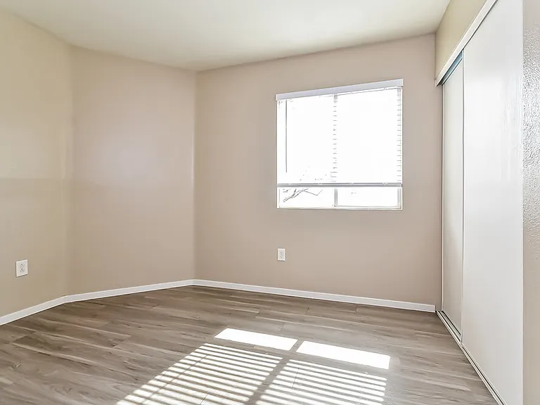 2306 Hollow Oak Ave — Photo 13