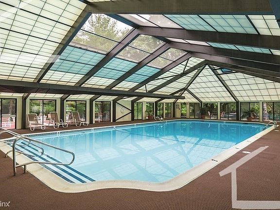 250 Hammond Pond Pkwy. #1004 Brookline (Chestnut Hill) Uni