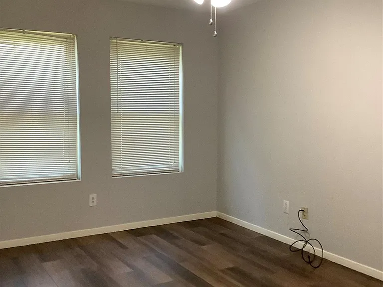 18215 Major Glen Cir — Photo 9