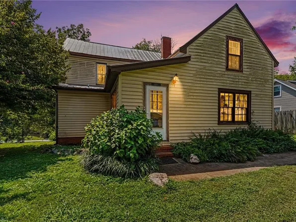 447 W Main St, Franklinville, NC 27248