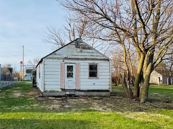 710 Dallas St, Dexter, IA 50070