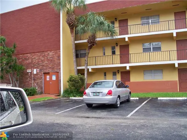 7910 Colony Cir N APT 208, Tamarac, FL 33321