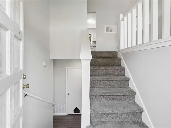 7055 Hania Dr, Fairburn, GA 30213