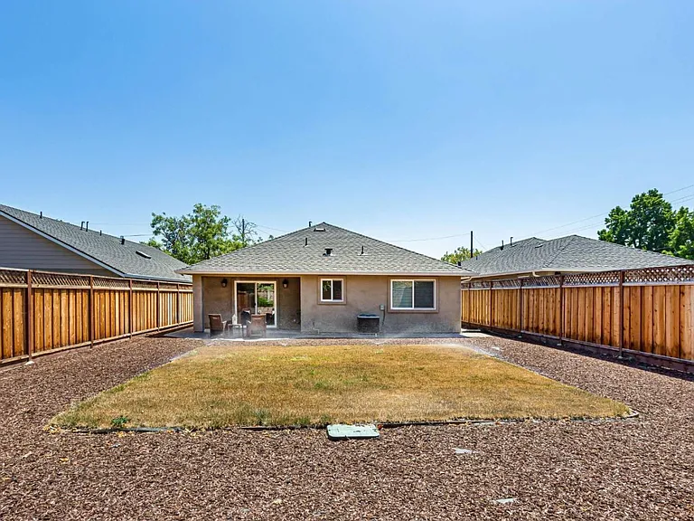 489 Clifton Ave — Photo 30