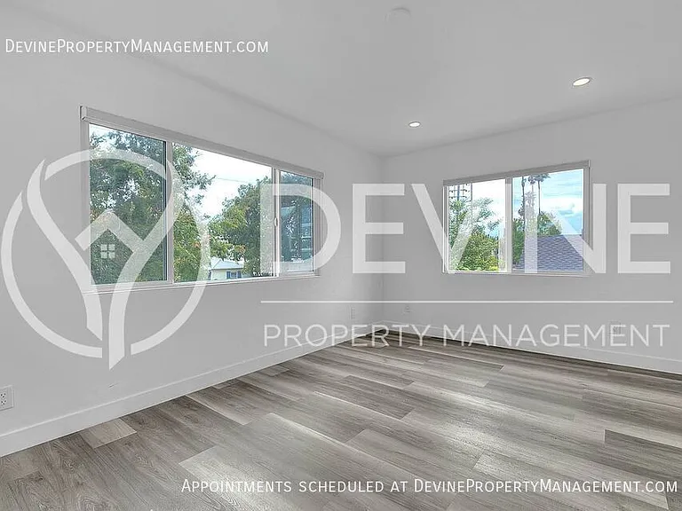 3026 Greenfield Ave — Photo 25